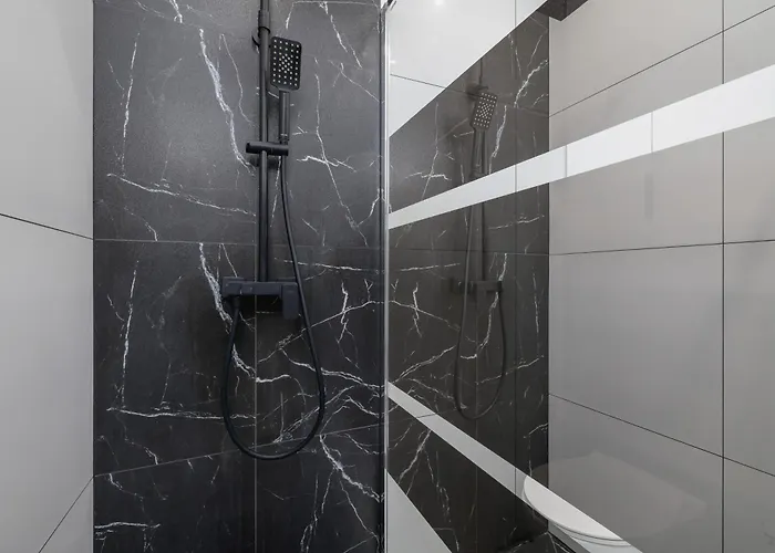 Przestronny Z Balkonem By Renters Appartamento