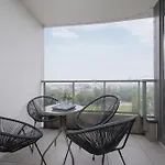 Przestronny Z Balkonem By Renters كراكوفيا