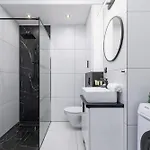 شقة Przestronny Z Balkonem By Renters *